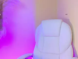 MEEGAN IS BACK's Live Sex Cam Show