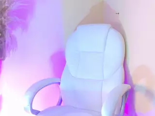 MEEGAN IS BACK's Live Sex Cam Show