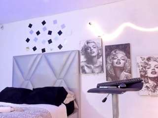 ZOE's Live Sex Cam Show