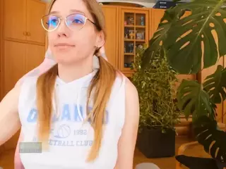 nicolebloom's Live Sex Cam Show