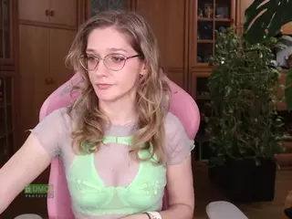 nicolebloom's Live Sex Cam Show
