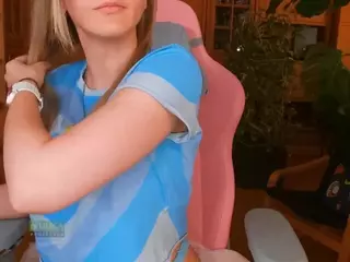 nicolebloom's Live Sex Cam Show