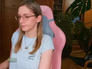 nicolebloom's Live Sex Cam Show