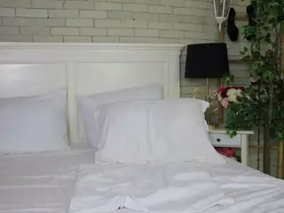 Emilly Bronte's Live Sex Cam Show