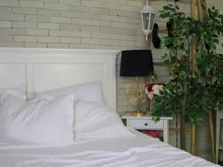 Emilly Bronte's Live Sex Cam Show