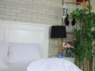 Emilly Bronte's Live Sex Cam Show