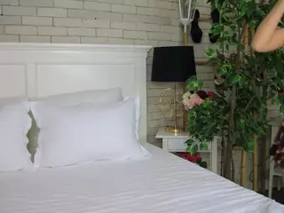 Emilly Bronte's Live Sex Cam Show