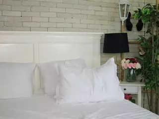 Emilly Bronte's Live Sex Cam Show