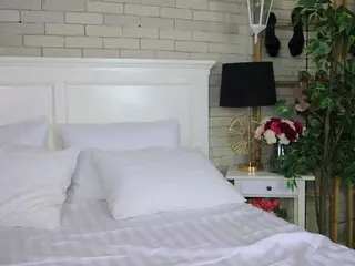 Emilly Bronte's Live Sex Cam Show
