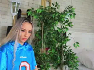 Emilly Bronte's Live Sex Cam Show