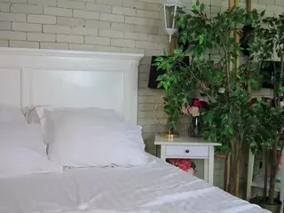 Emilly Bronte's Live Sex Cam Show