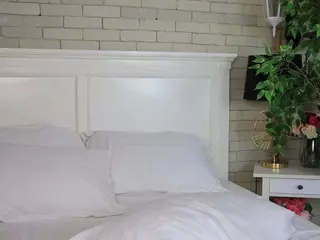 Emilly Bronte's Live Sex Cam Show