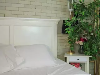 Emilly Bronte's Live Sex Cam Show