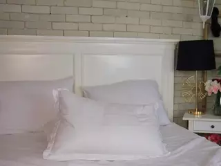 Emilly Bronte's Live Sex Cam Show