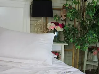 Emilly Bronte's Live Sex Cam Show