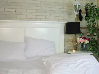Emilly Bronte's Live Sex Cam Show