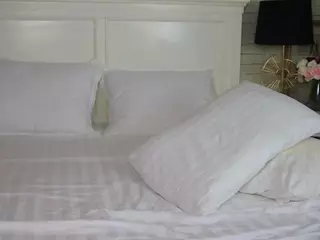 Emilly Bronte's Live Sex Cam Show