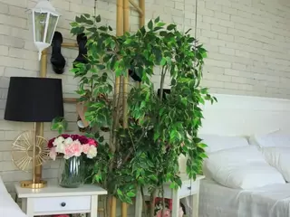 Emilly Bronte's Live Sex Cam Show
