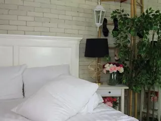Emilly Bronte's Live Sex Cam Show