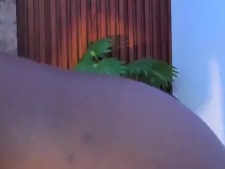 bellaebony21's Live Sex Cam Show
