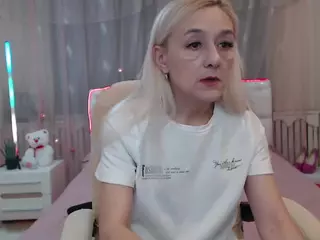 karmenhiron's Live Sex Cam Show