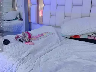 kendall's Live Sex Cam Show