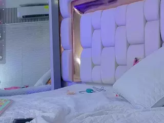 kendall's Live Sex Cam Show