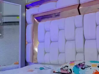 kendall's Live Sex Cam Show
