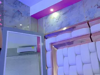 kendall's Live Sex Cam Show