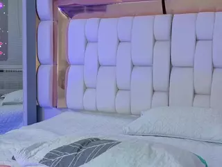 kendall's Live Sex Cam Show