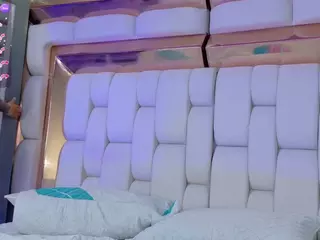 kendall's Live Sex Cam Show