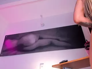 Vaiolett Coleman's Live Sex Cam Show