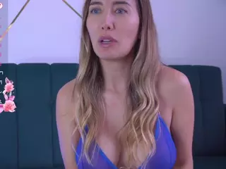 Isabella Spring's Live Sex Cam Show