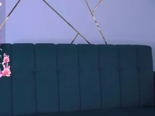 Isabella Spring's Live Sex Cam Show