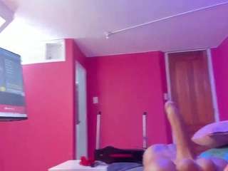 Live cam show with beauty-milf