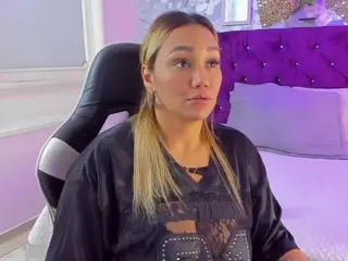 sophy-milf's Live Sex Cam Show