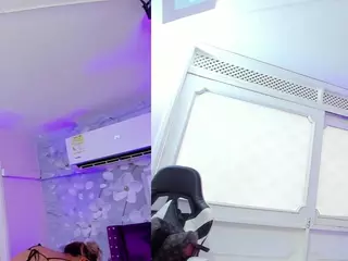 sophy-milf's Live Sex Cam Show