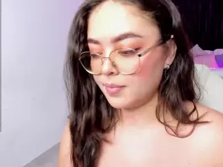 emmy-walker's Live Sex Cam Show