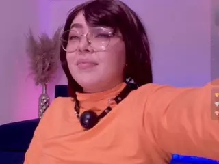 emmy-walker's Live Sex Cam Show