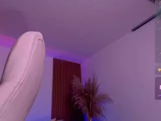 emmy-walker's Live Sex Cam Show