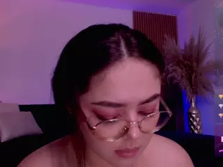 emmy-walker's Live Sex Cam Show