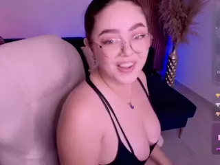 emmy-walker's Live Sex Cam Show