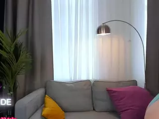 pretty-alison's Live Sex Cam Show