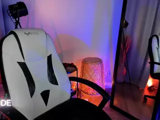 pretty-alison's Live Sex Cam Show