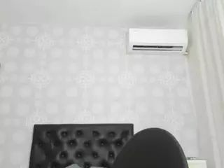 ebonybreastvh's Live Sex Cam Show
