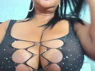 ebonybreastvh's Live Sex Cam Show
