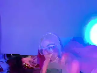 cynthiaa's Live Sex Cam Show