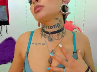 Rainnbow_'s Live Sex Cam Show