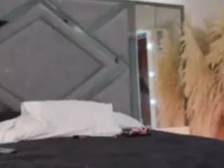 niiaa1's Live Sex Cam Show