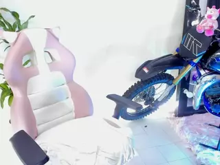 emmarussellx's Live Sex Cam Show